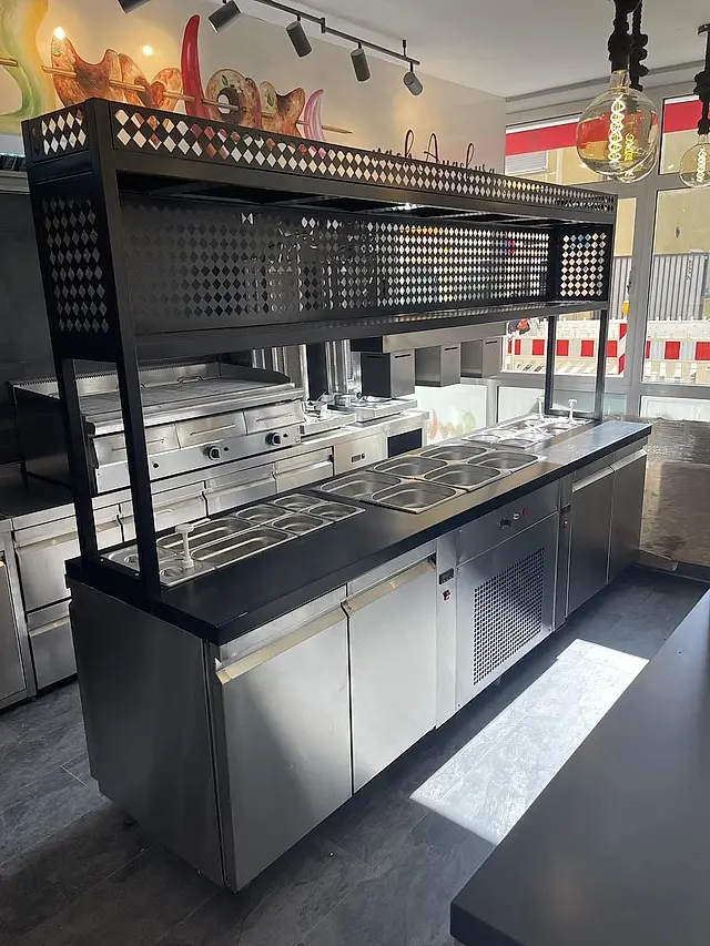 Souvlaki shop: Saladette counter with overhead shelf