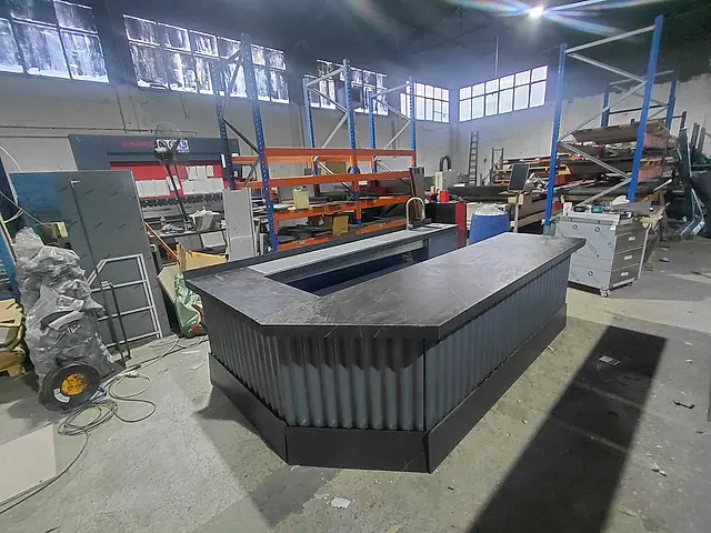 Cafe bar: Corner bar counter in production