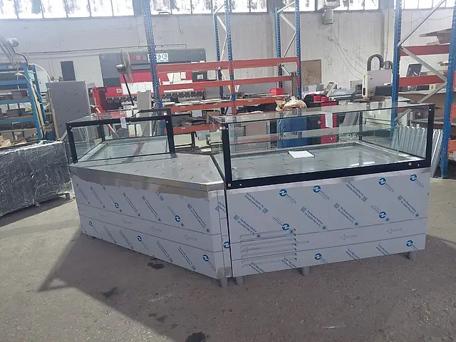 Production: Corner display case set