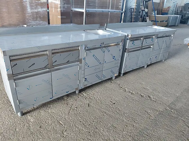 Production: Stainless steel cabinets with sinks and drawers
