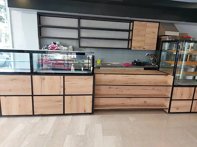 Bakery: Counters and shelving in wood and metal