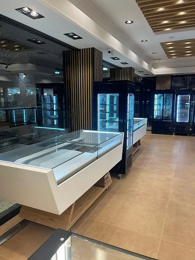 Patisserie: Refrigerated counters and upright display cases