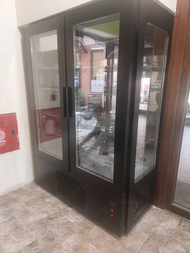 Dark-finish display fridge